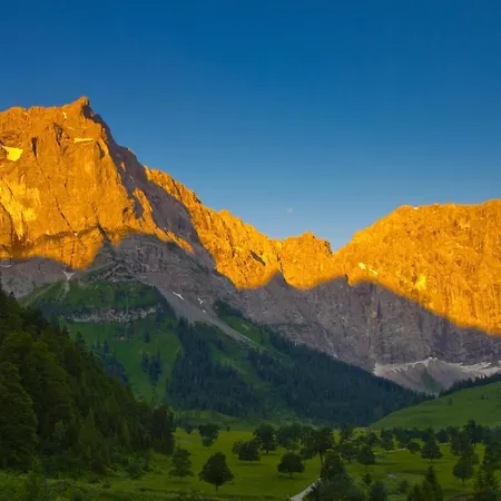 Naturhotel Eng Fogadó