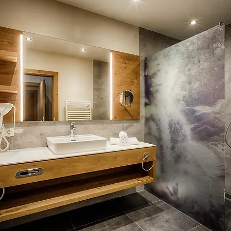 여관 Naturhotel Eng 힌테리스