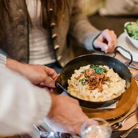 Naturhotel Eng 힌테리스