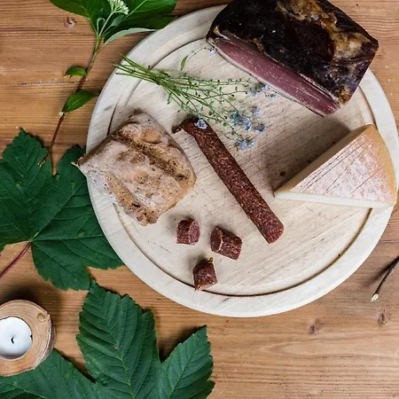 Naturhotel Eng 힌테리스