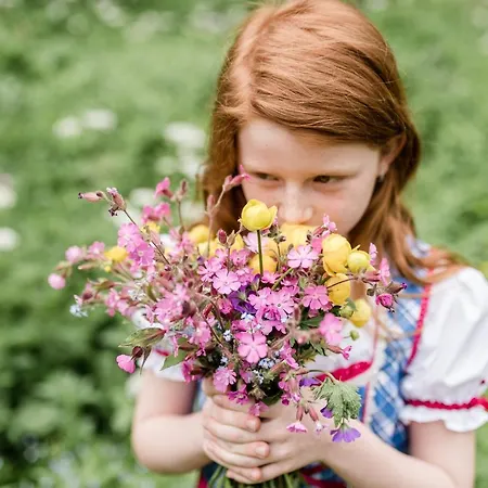 여관 Naturhotel Eng 4*